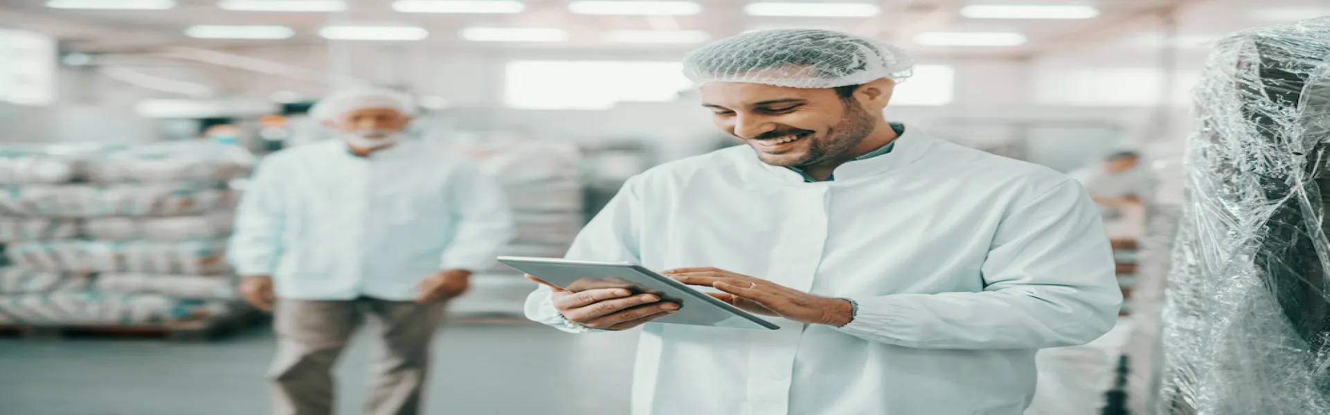 Travailleur cryogénie alimentaire