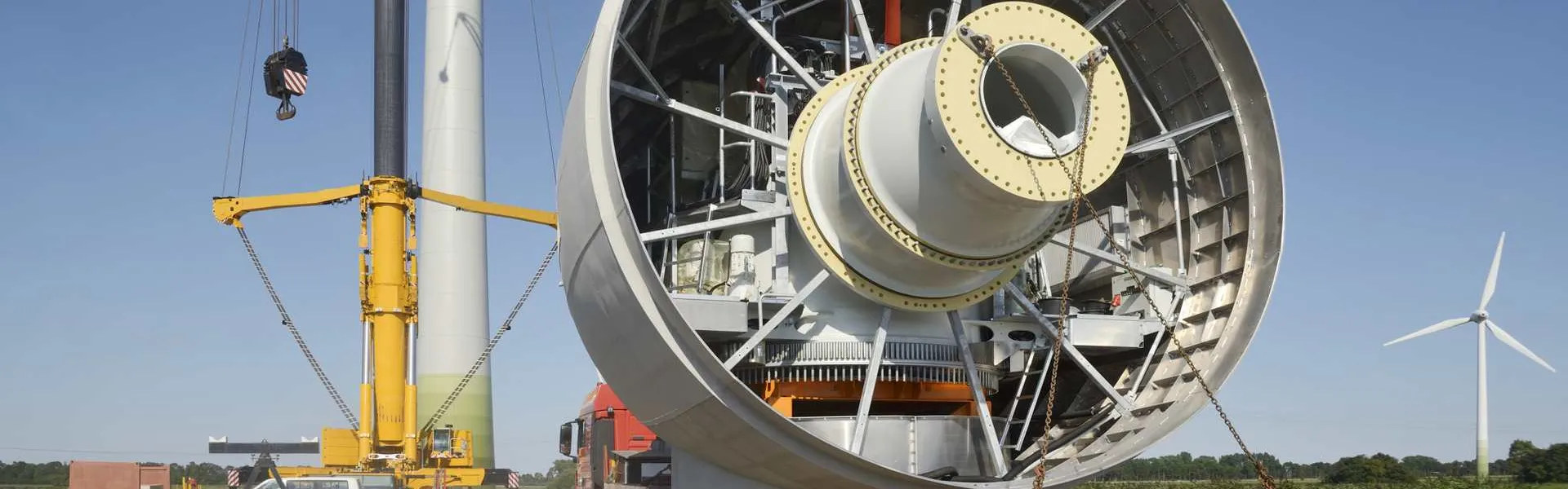 Assemblage d'une nacelle d'éolienne (Hub). Air Liquide dispose des solutions gaz pour l'assemblage, le traitement thermique des engrenages, le soudage et la découpe.