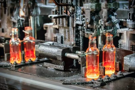 Fabrication des bouteilles en verre