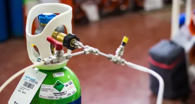 Bouteille de gaz de laboratoire et son détendeur